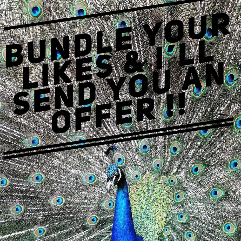 **New Items In! NEW Triangle Hoop Earrings - Picture 8 of 9